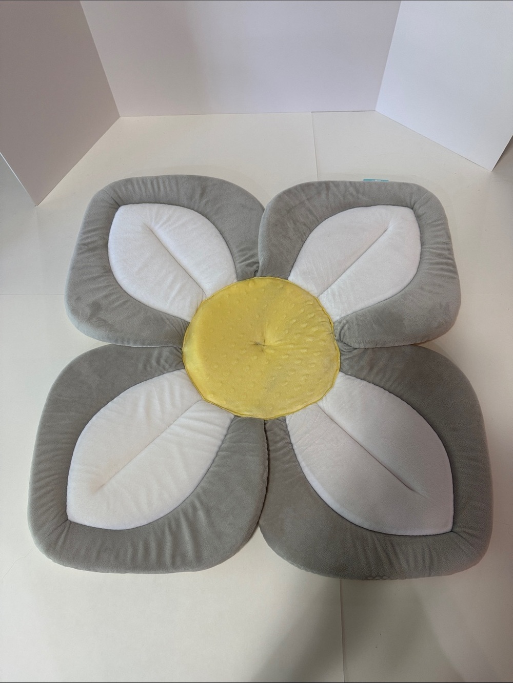 Plush Flower Bath Mat in Gray, White & Yellow
